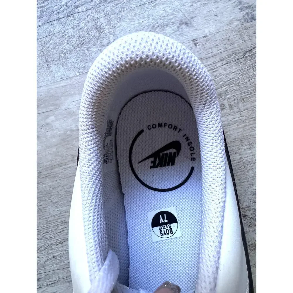 Nike Youth Court Legacy White Sneakers Youth Size 7/Women Size 8.5